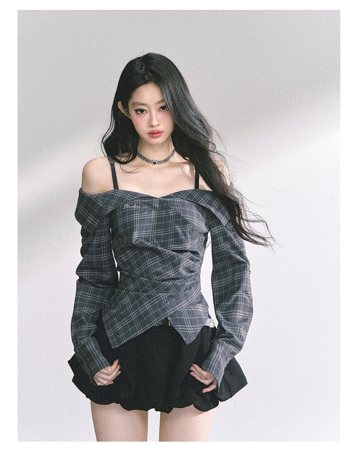 SHAOYEYAN London Story Off-Shoulder Plaid Shirt