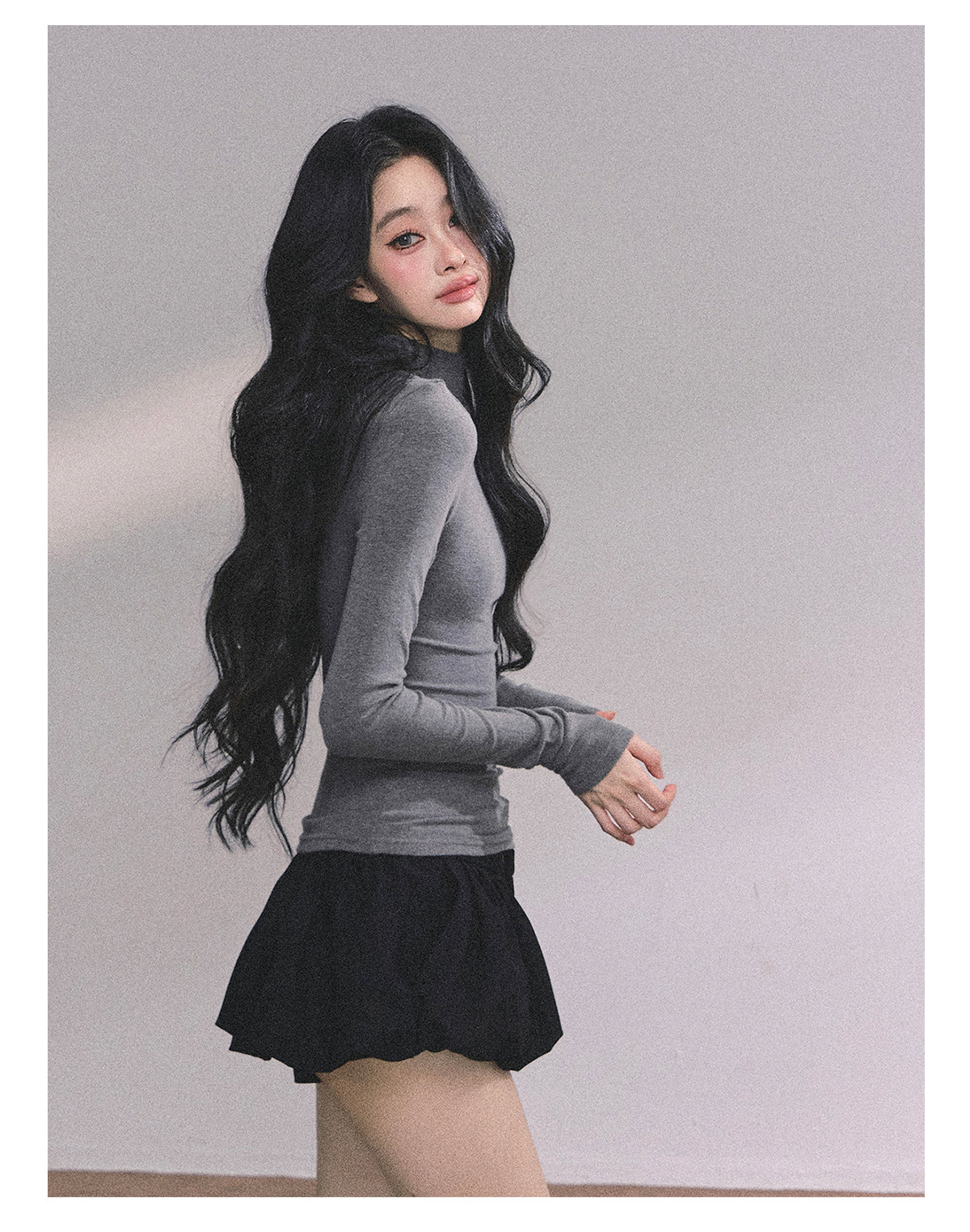 ShaoYeYan Minimalist Versatile Semi-Turtleneck Base Layer
