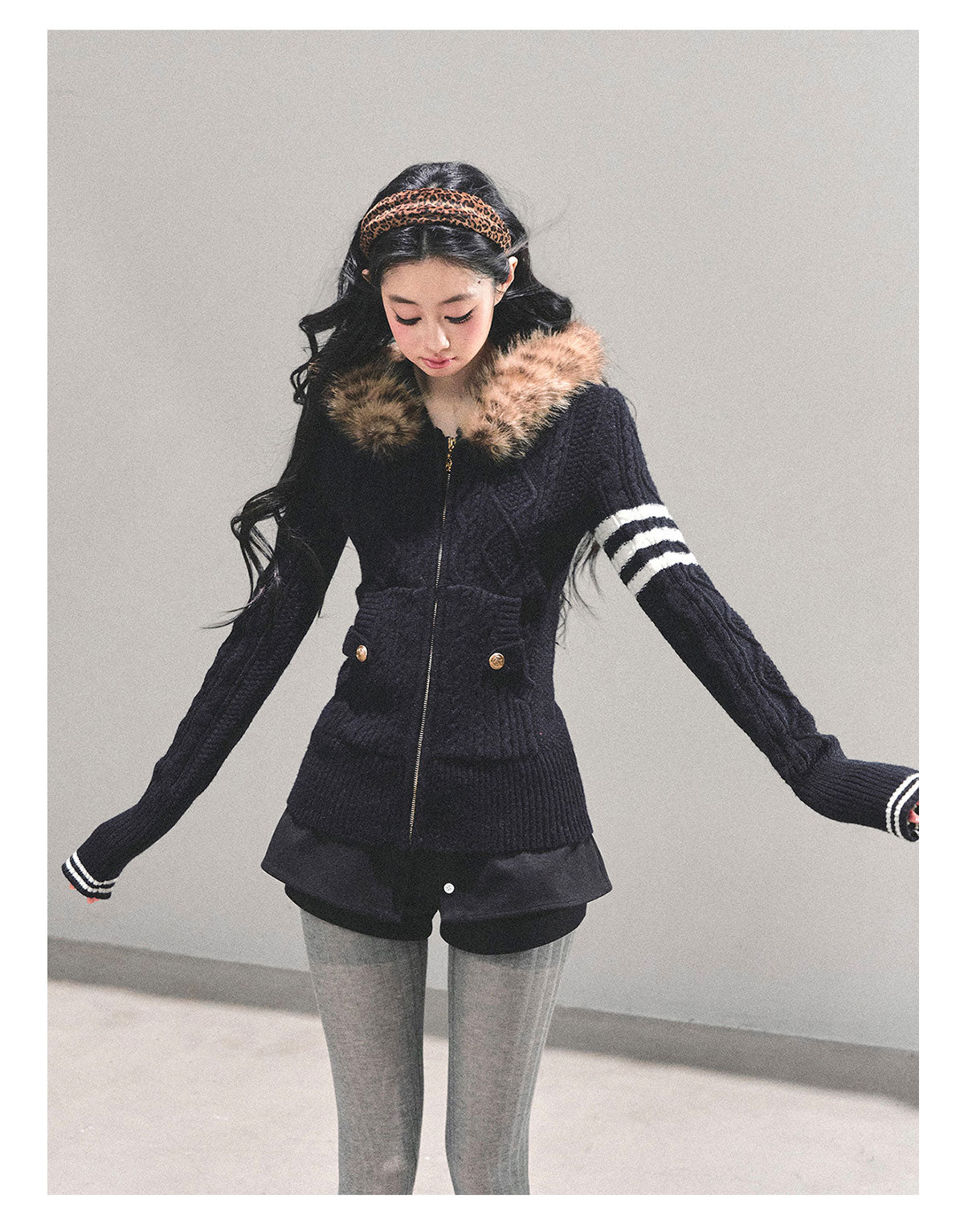 ShaoYeYan Only She Walked By Hooded Sweater