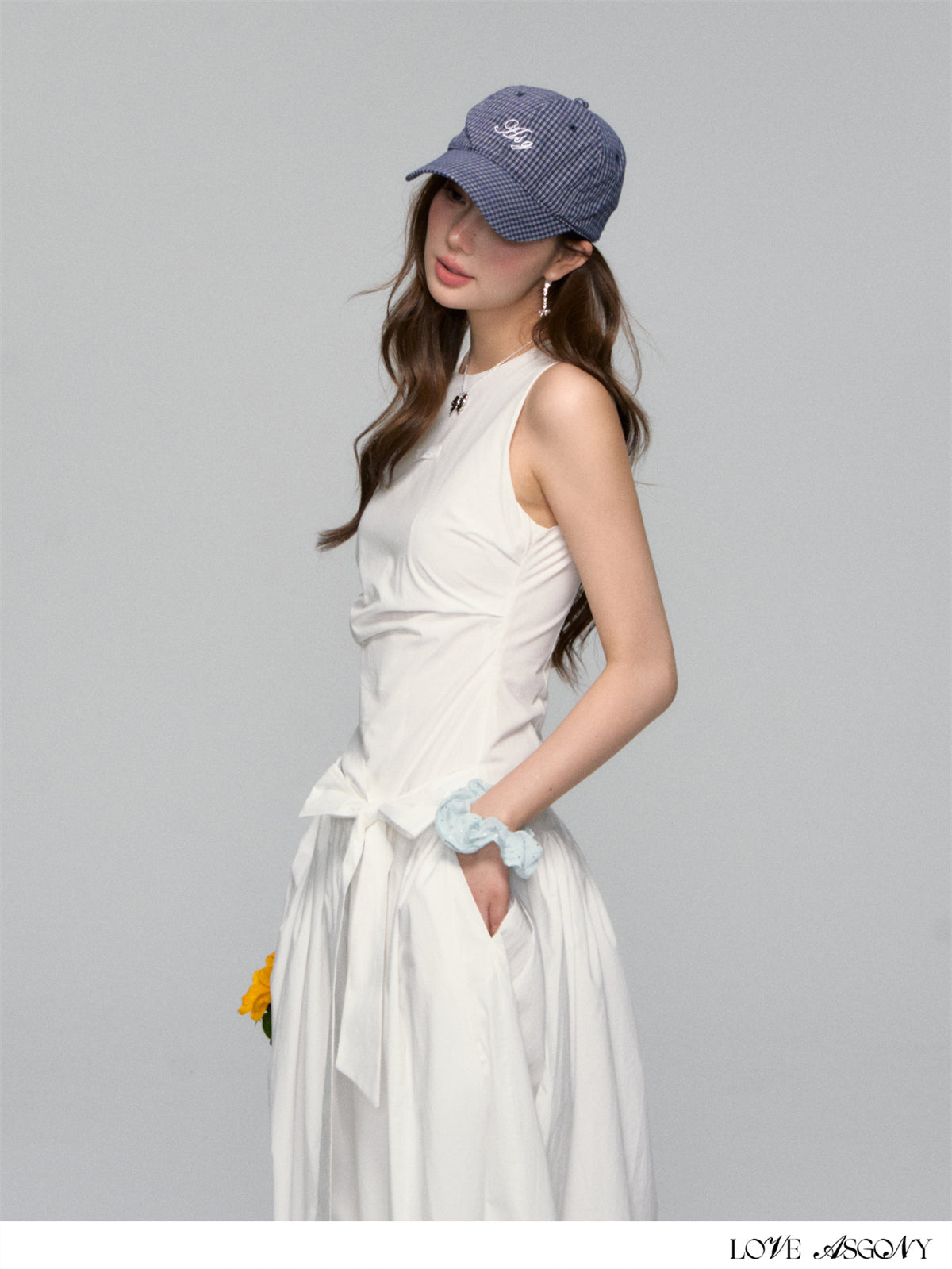 AsGony Minimalist Sleeveless Tie-Front Dress