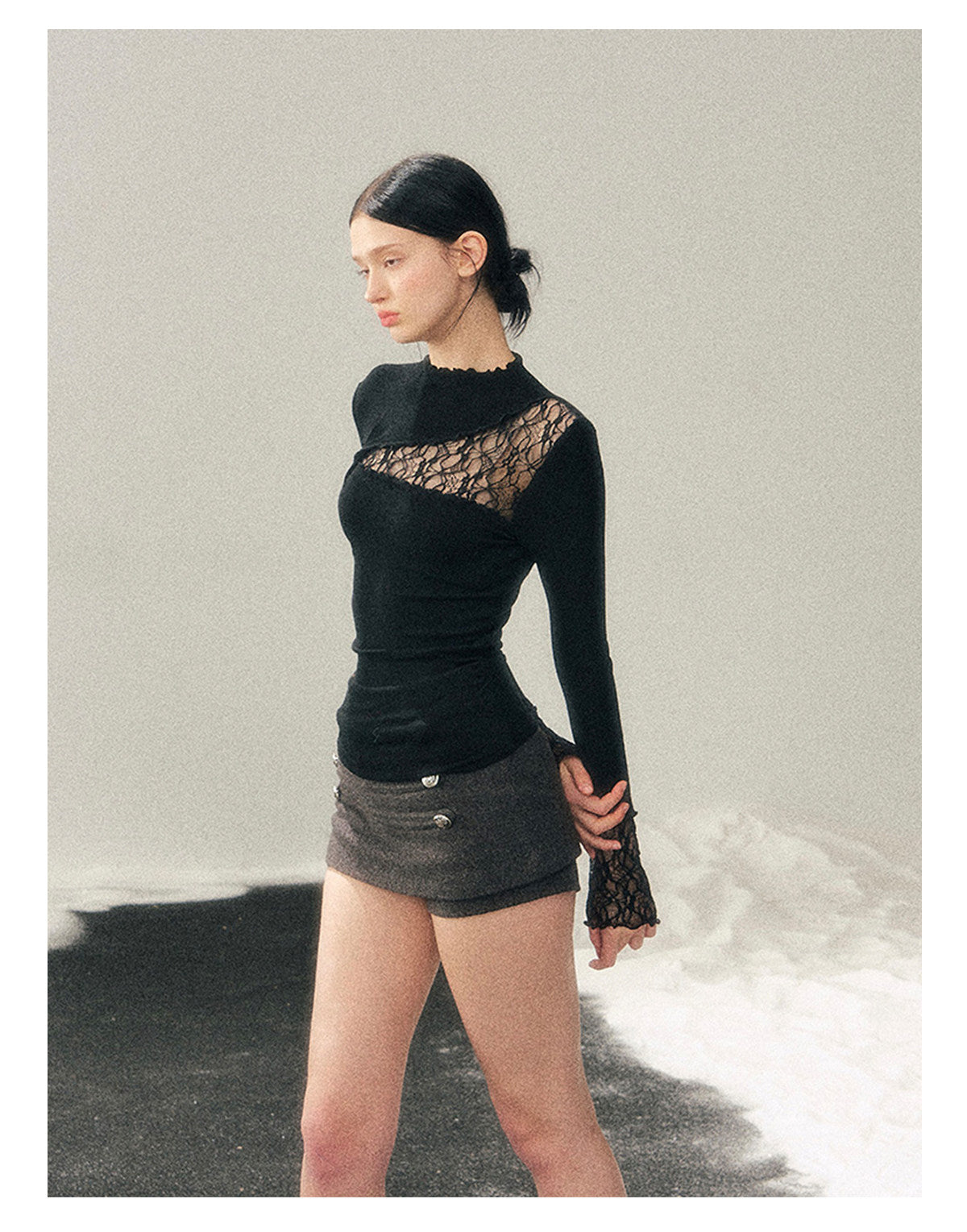 ShaoYeYan Aomalm Reality and Illusion Intertwined Semi-Turtleneck Lace Top