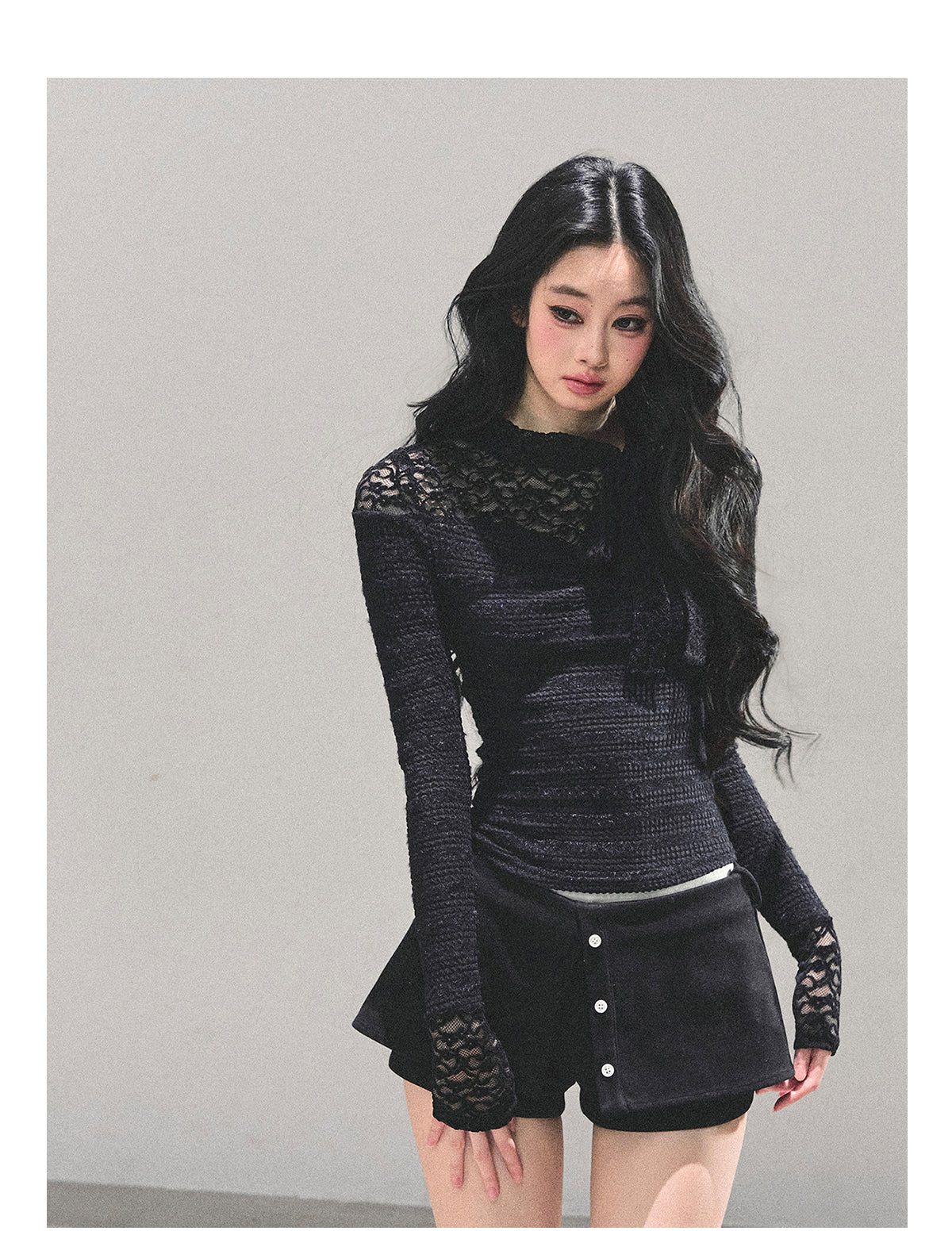 ShaoYeYan Black & White Long Sleeve Lace T-Shirt