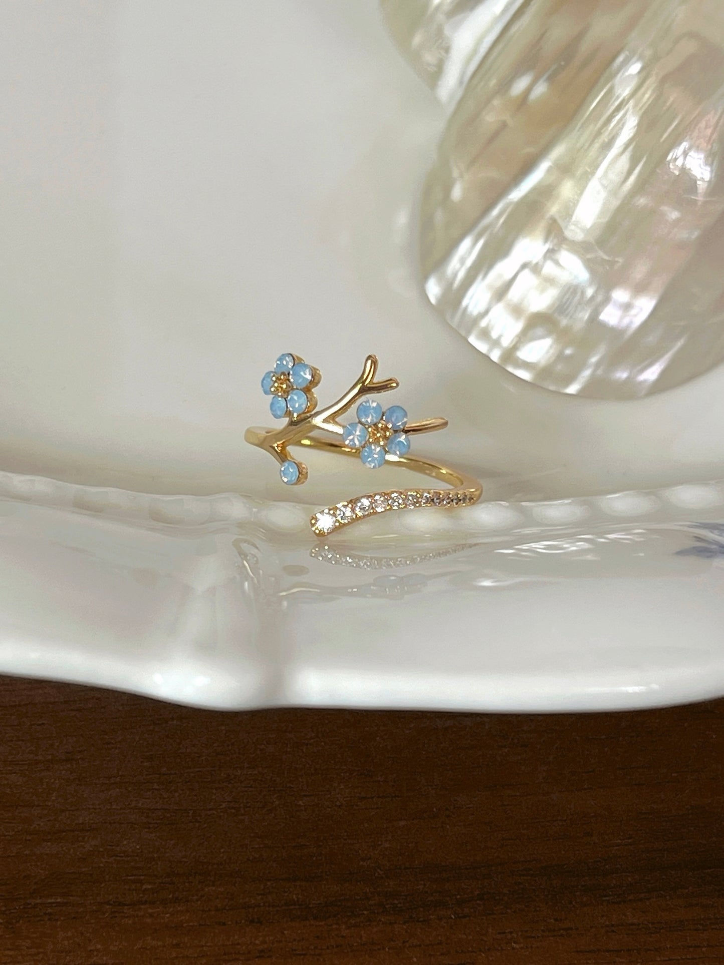 VIGVOG Blue Pearl & Gemstone Ring