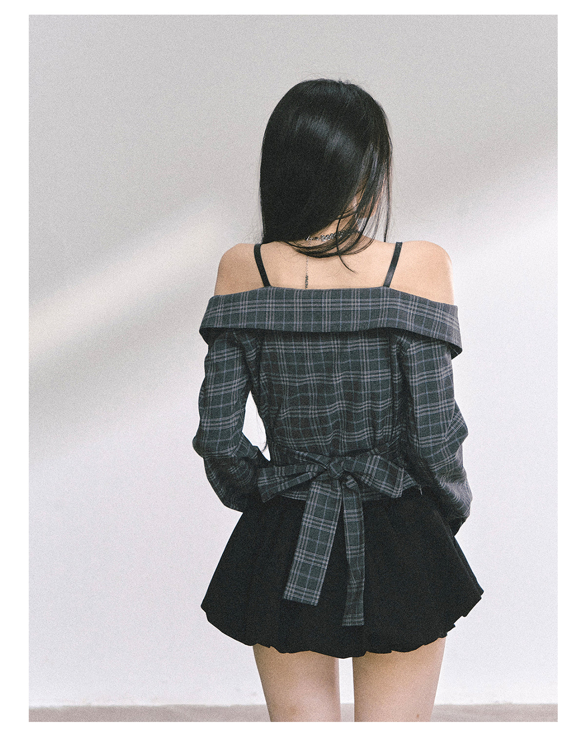 SHAOYEYAN London Story Off-Shoulder Plaid Shirt