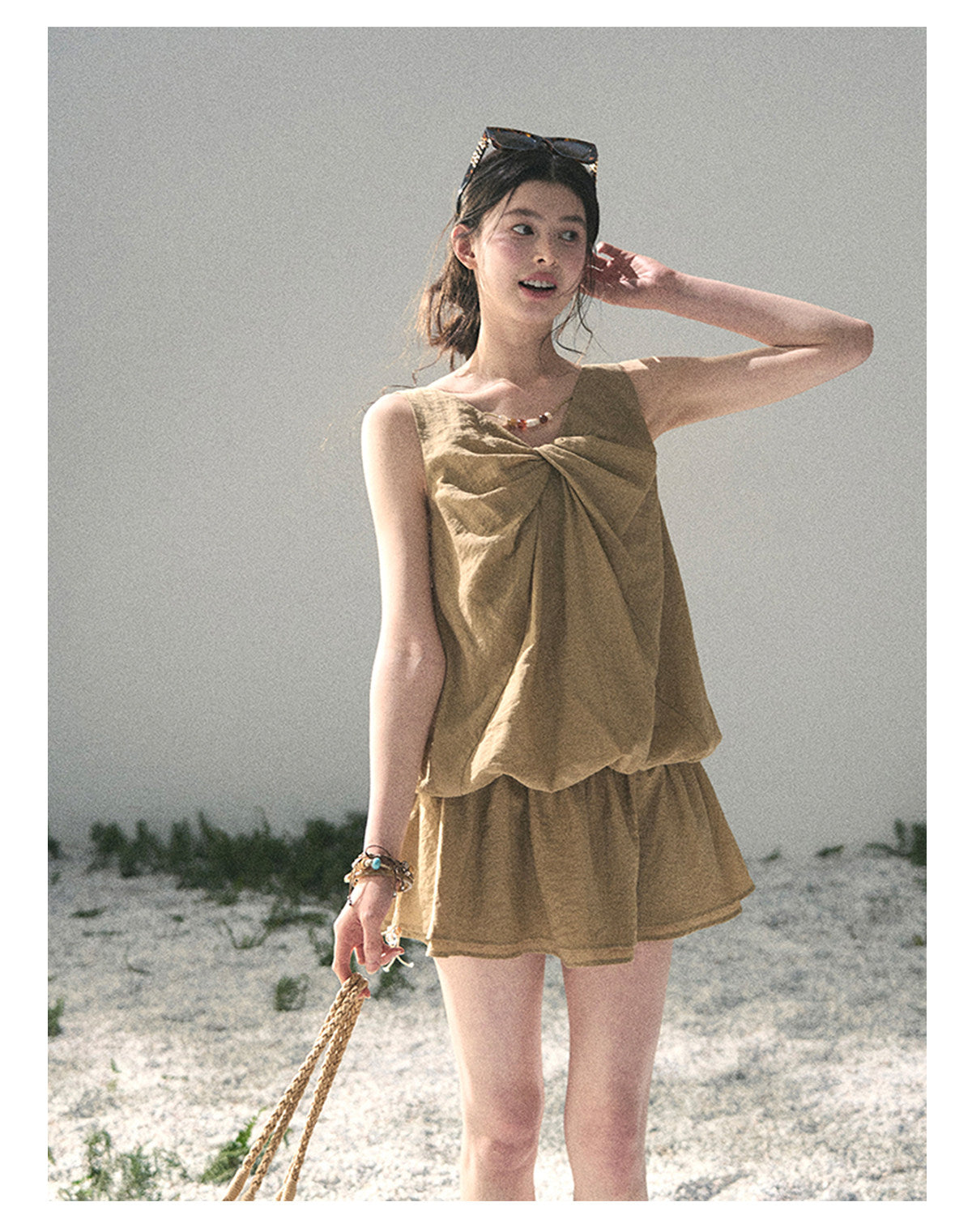 ShaoYeYan Aomalm Grass Blades Curl Softly French V-Neck Twist Dress