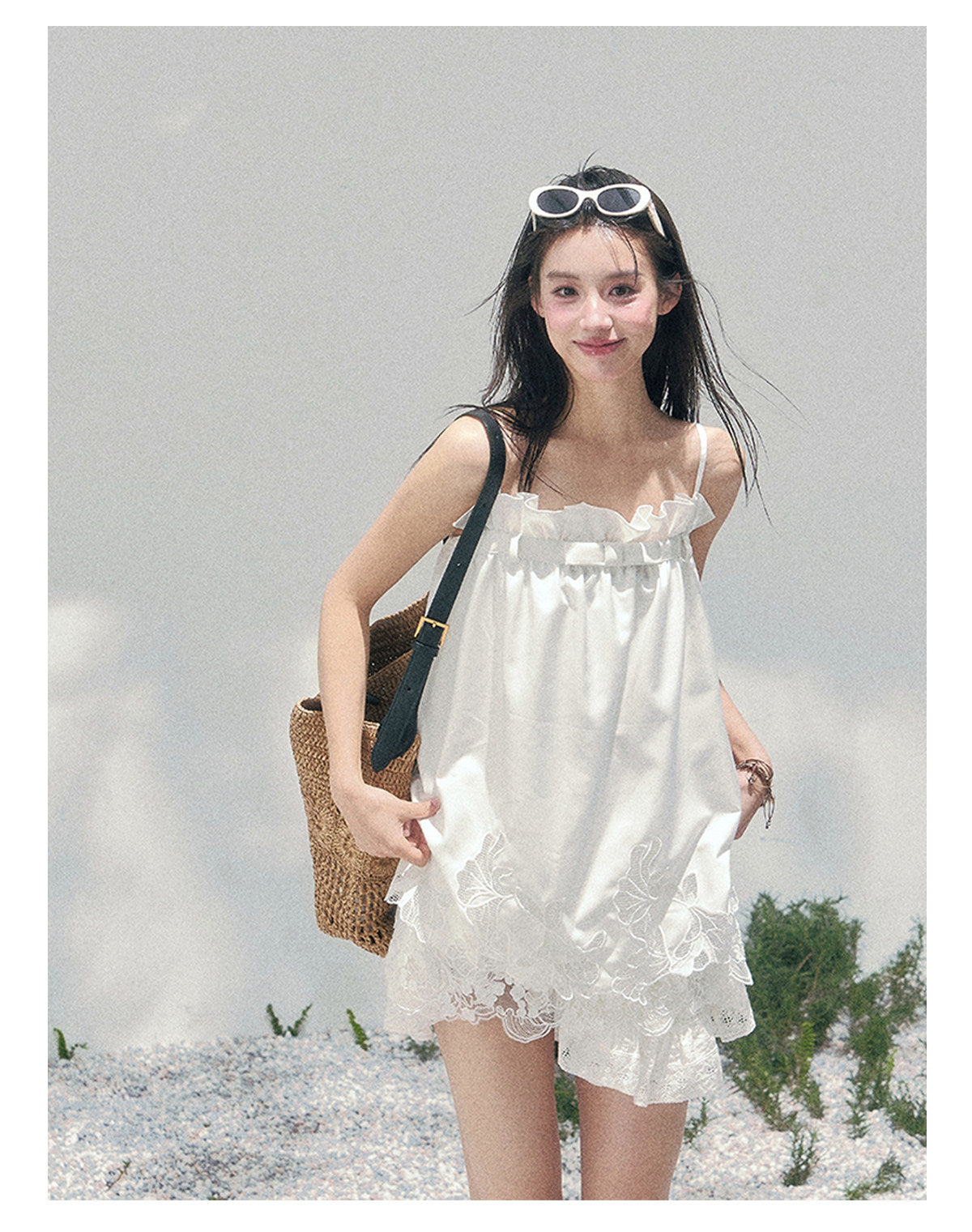 ShaoYeYan Aomalm Summer Like a Bouquet Off-Shoulder French Lace Cami