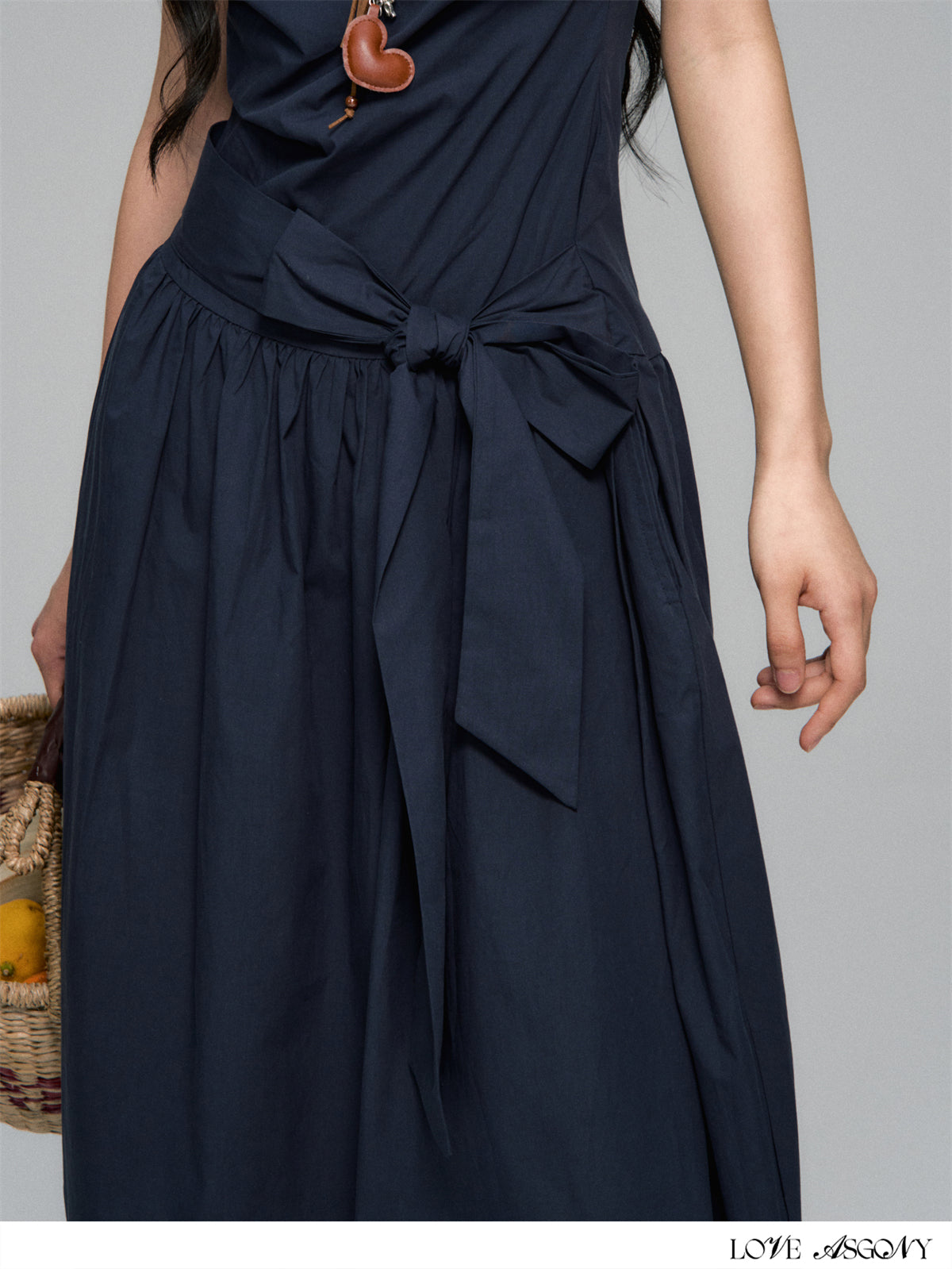 AsGony Minimalist Sleeveless Tie-Front Dress