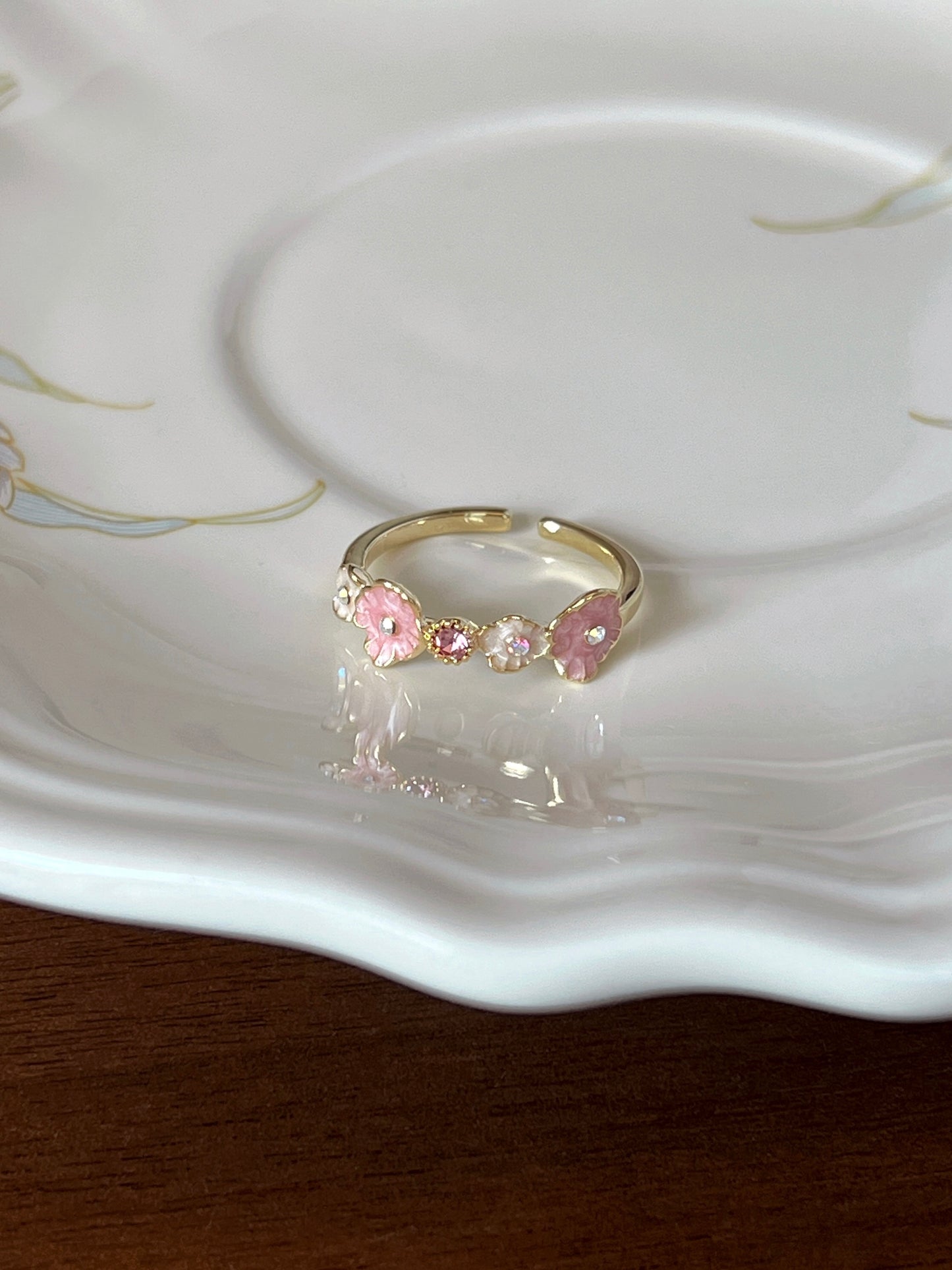 VIGVOG 2024 Enamel & Shell Ring Collection