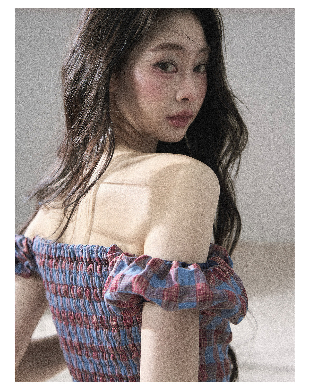 ShaoYeYan Aomalm Plaid Old Times Off-Shoulder Short Sleeve Top
