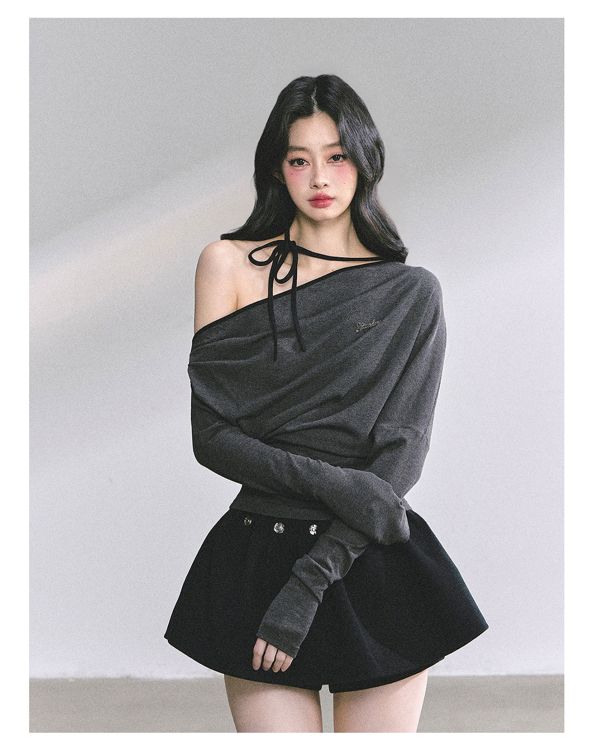SHAOYEYAN Asymmetric Off-Shoulder Long Sleeve Tee