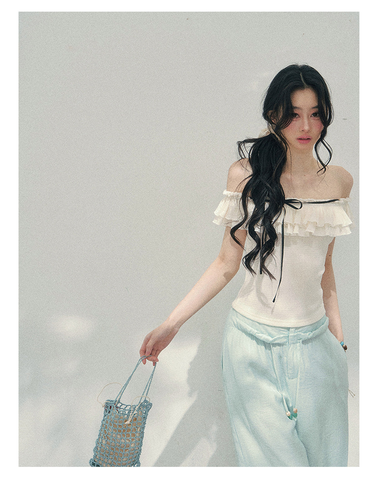 ShaoYeYan Aomalm White Pear Falls on Shoulder Off-Shoulder Ruffle Tee