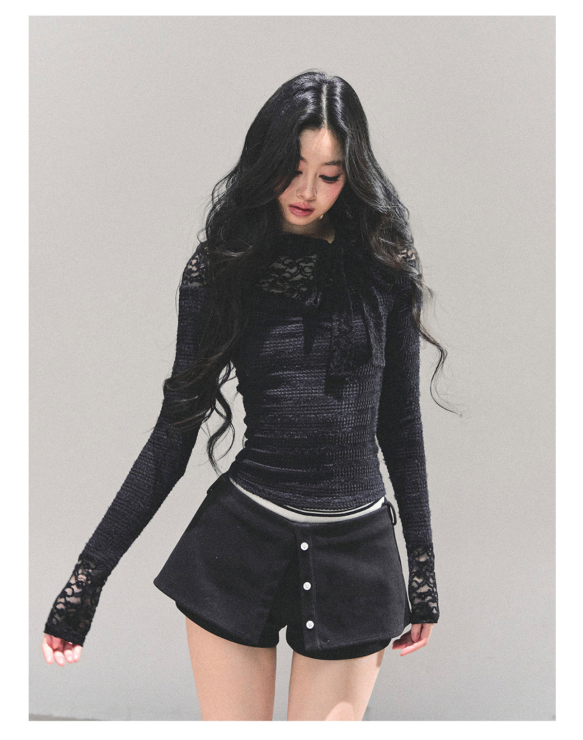 ShaoYeYan Black & White Long Sleeve Lace T-Shirt