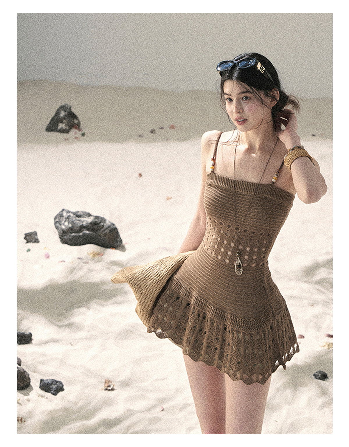 ShaoYeYan Aomalm Gap of Existence French Knit Hollow Cami