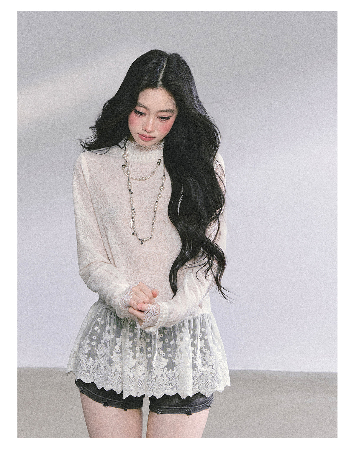 ShaoYeYan Floating Lace Art Loose Long Sleeve T-Shirt