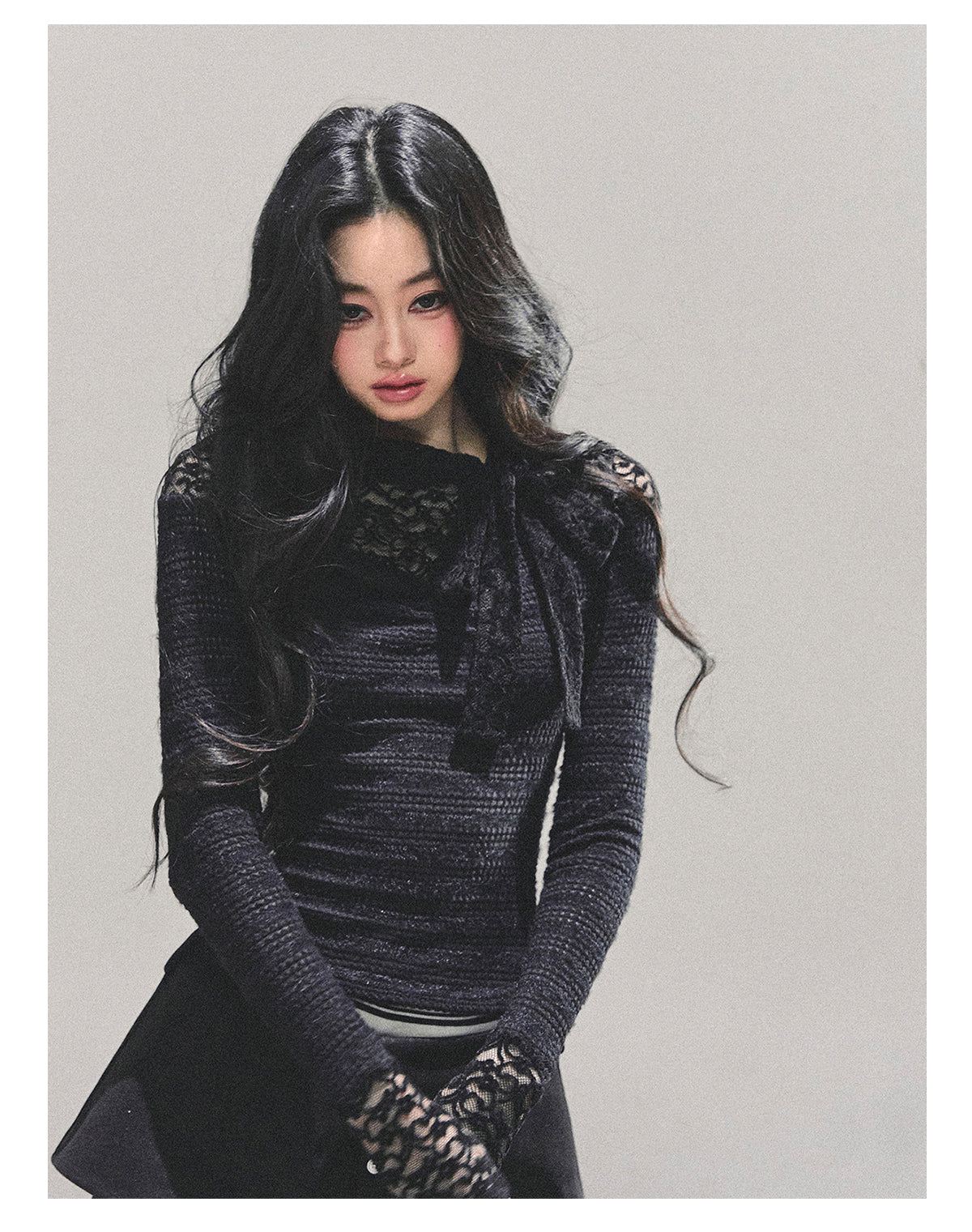 ShaoYeYan Black & White Long Sleeve Lace T-Shirt