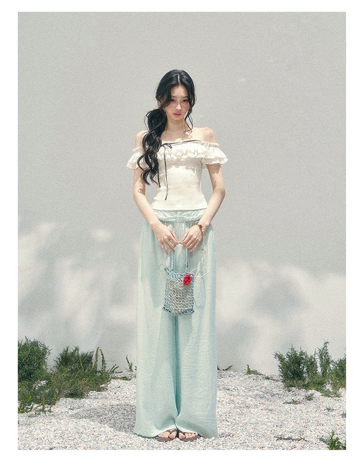 ShaoYeYan Aomalm White Pear Falls on Shoulder Off-Shoulder Ruffle Tee
