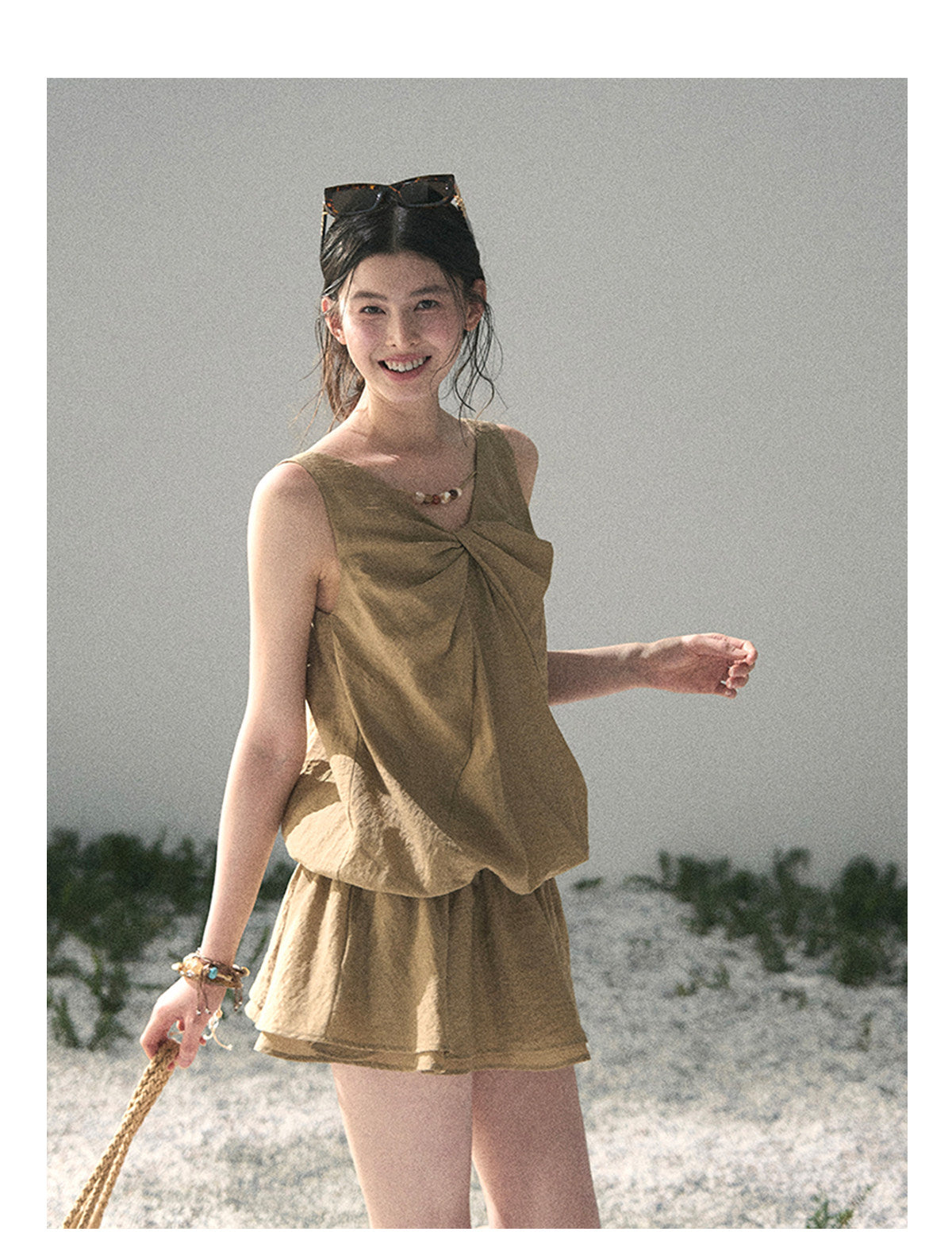 ShaoYeYan Aomalm Grass Blades Curl Softly French V-Neck Twist Dress