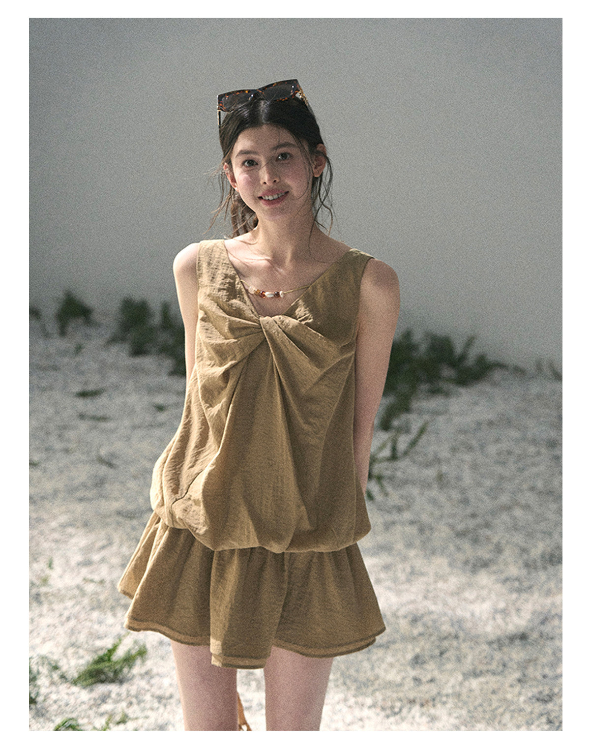 ShaoYeYan Aomalm Grass Blades Curl Softly French V-Neck Twist Dress