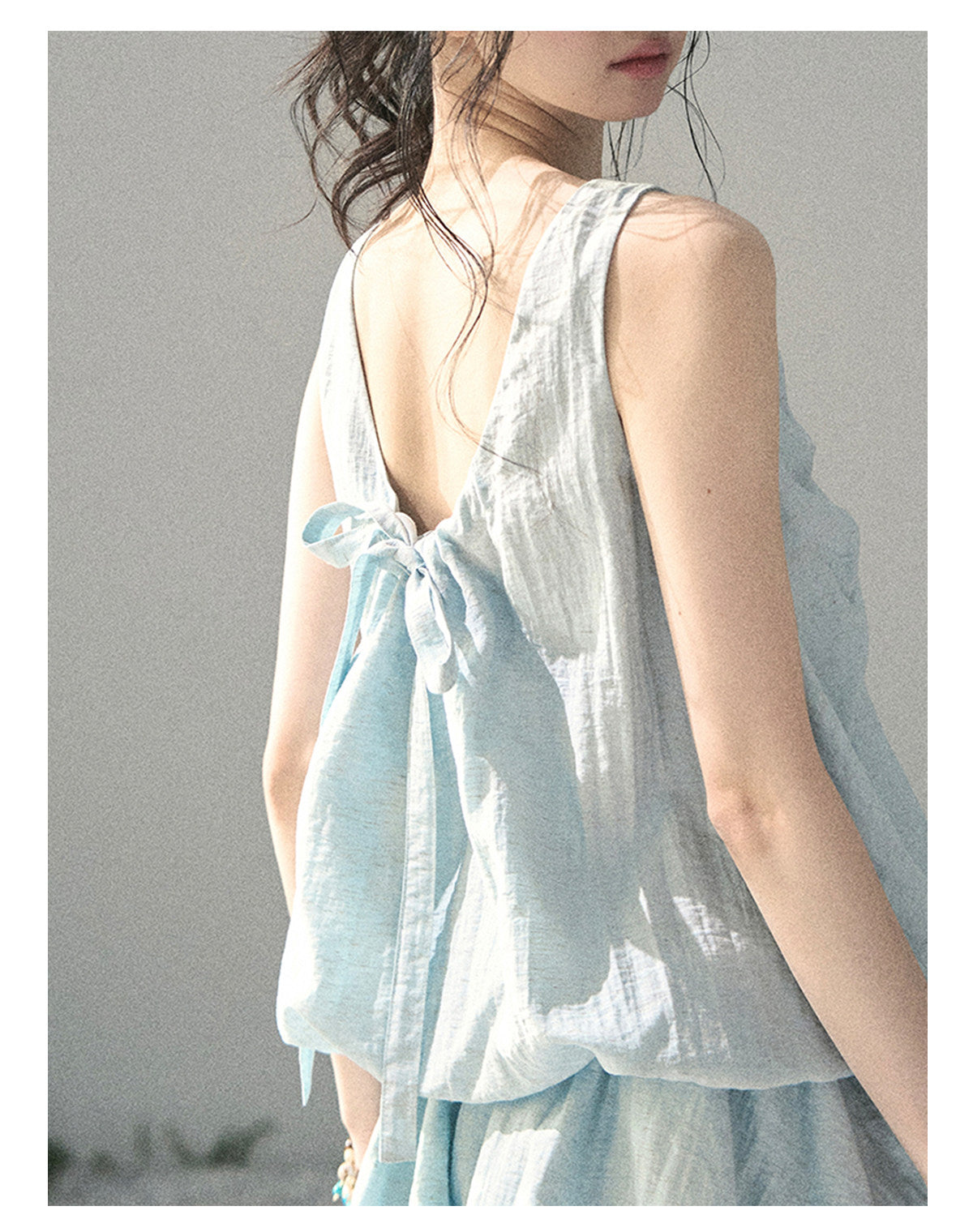 ShaoYeYan Aomalm Grass Blades Curl Softly French V-Neck Twist Dress