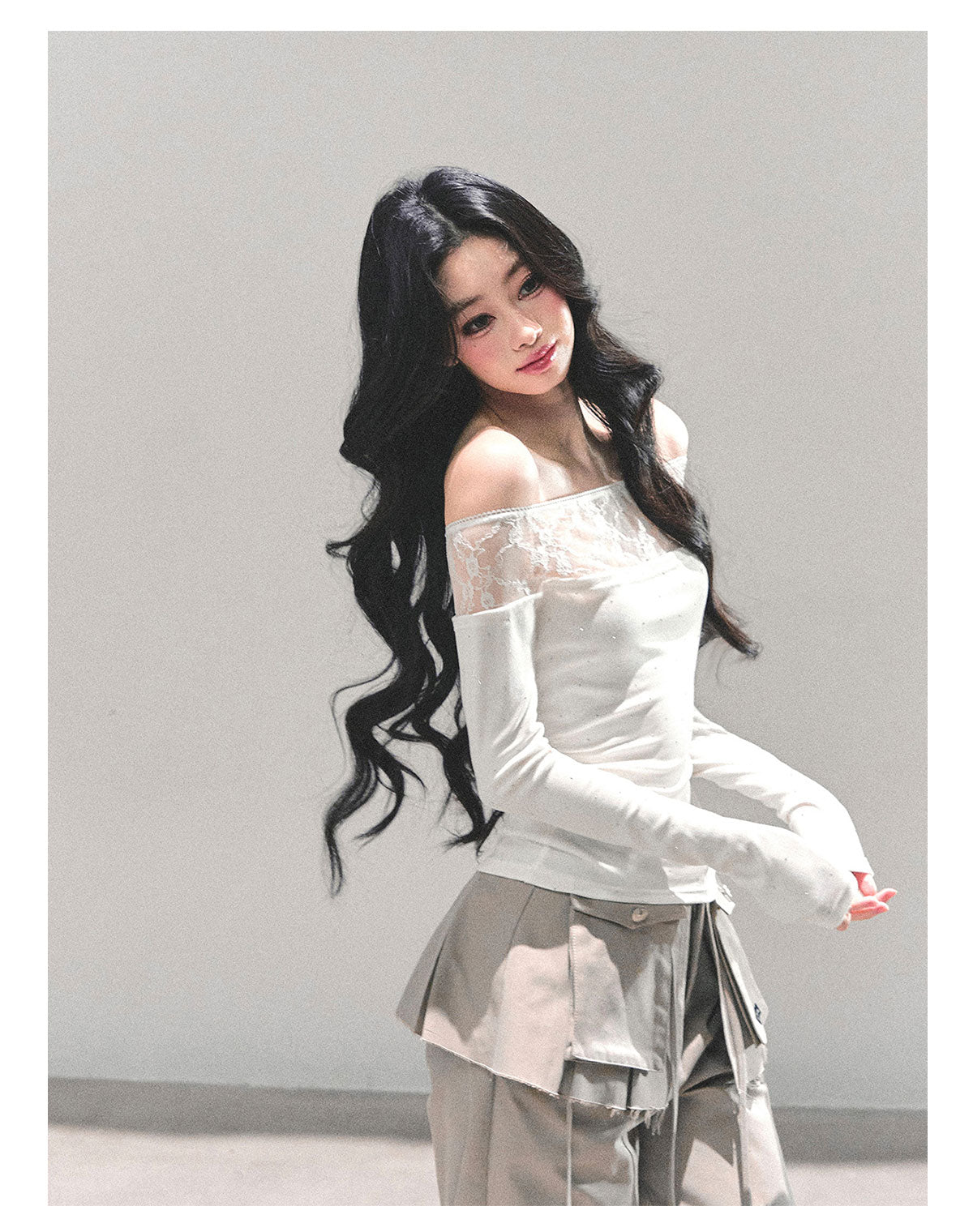 ShaoYeYan Blank Warmth Off-Shoulder Long Sleeve T-Shirt