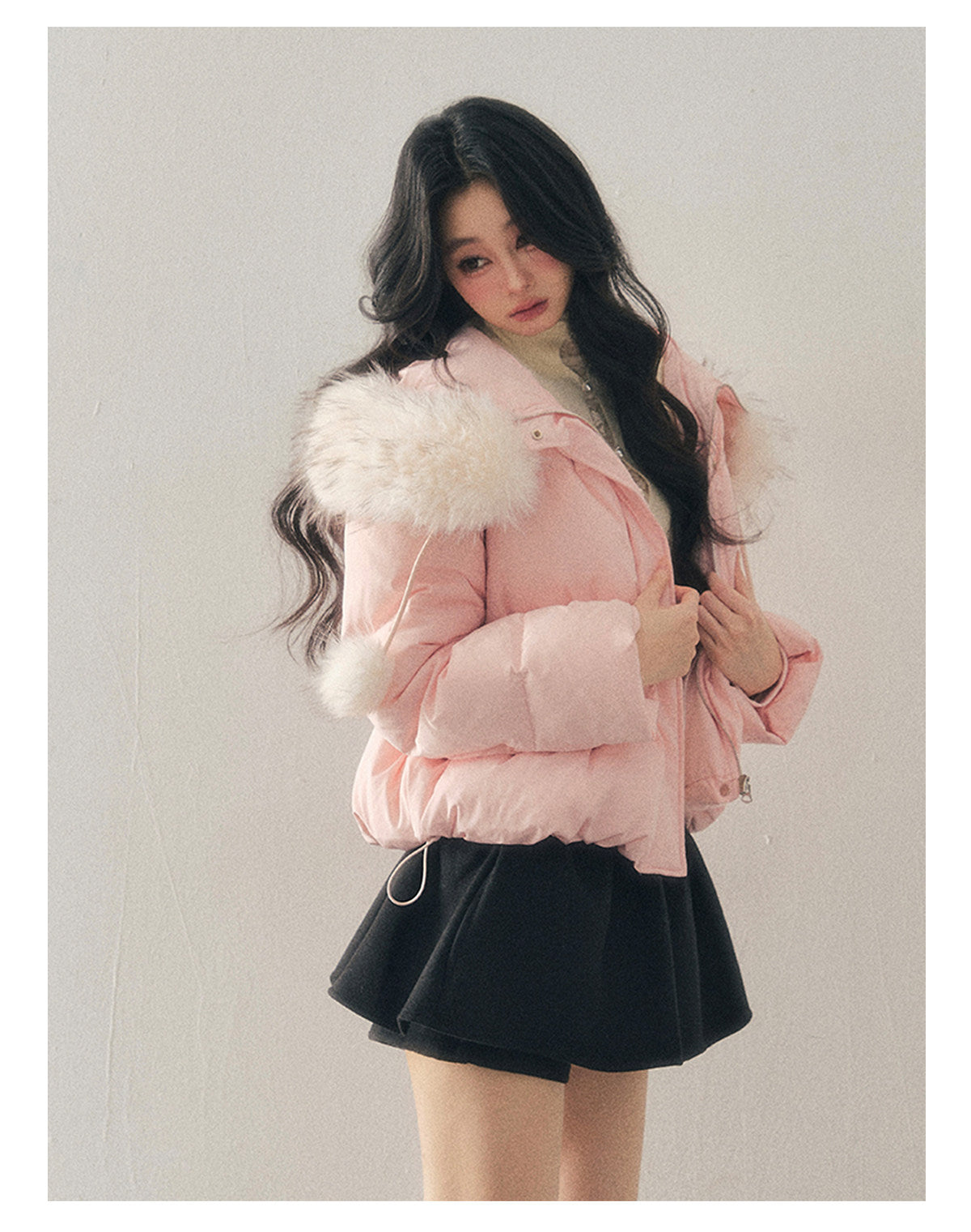 ShaoYeYan Aomalm Snow Falls on Her Hooded Down Coat