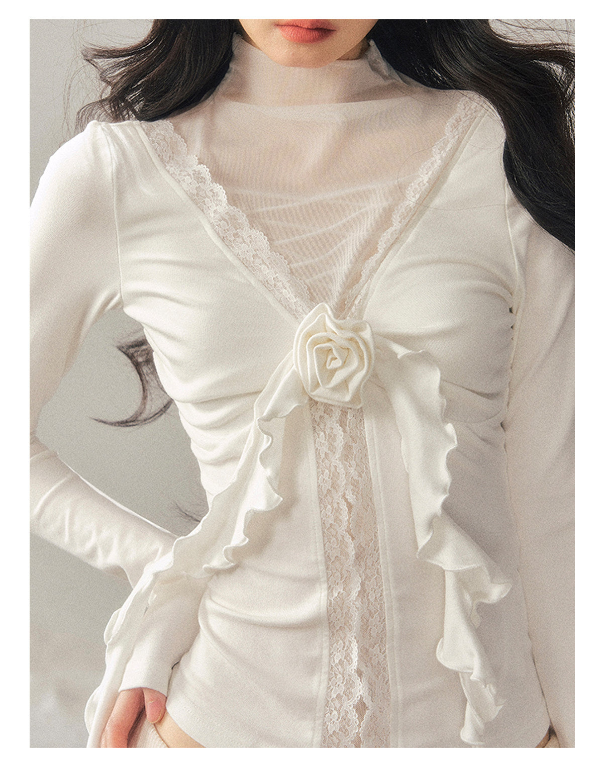 ShaoYeYan Aomalm Her Fading Curve High-Neck Lace Camisole