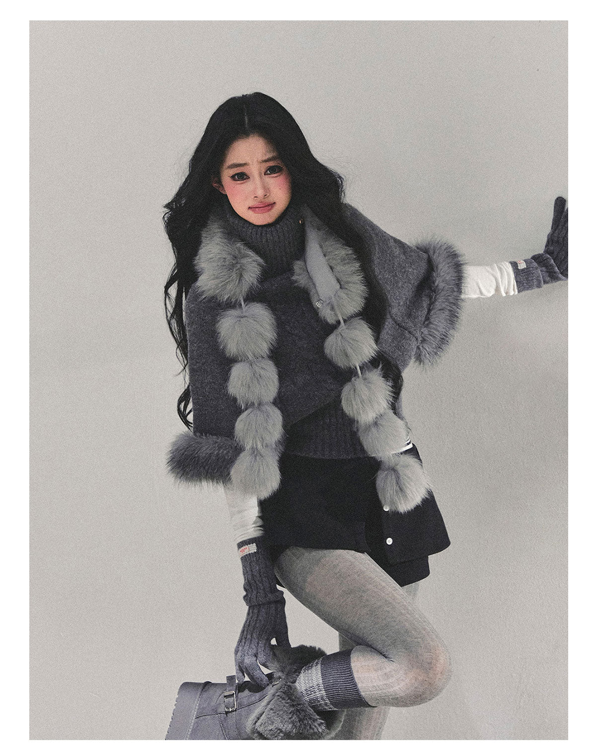 ShaoYeYan Passing By Her Side Faux Fox Fur Collar