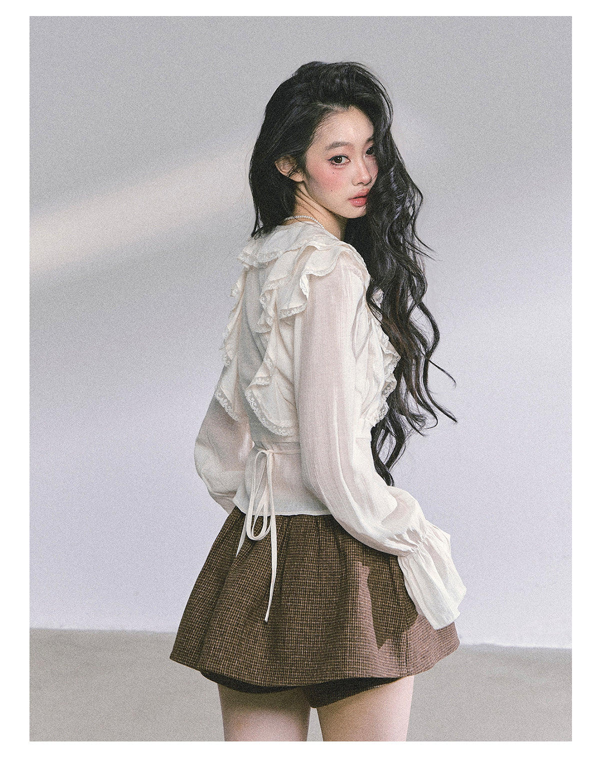 ShaoYeYan Showa Naho French V-Neck Lace Blouse