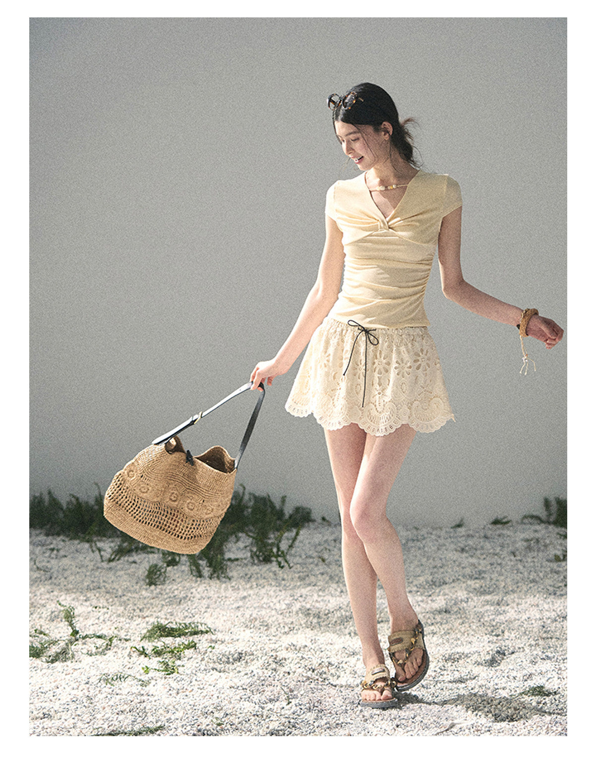 ShaoYeYan Aomalm Spring Shirt Light as Gauze Slim Fit V-Neck Tee