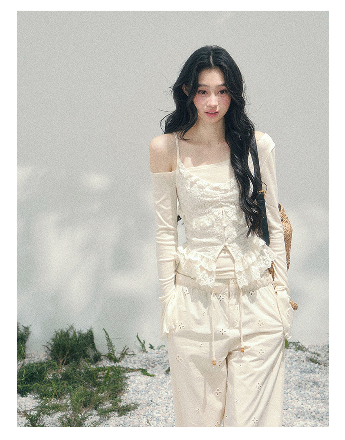 ShaoYeYan Aomalm Lace Flows Over Shoulders Fake Two-Layer Lace Top