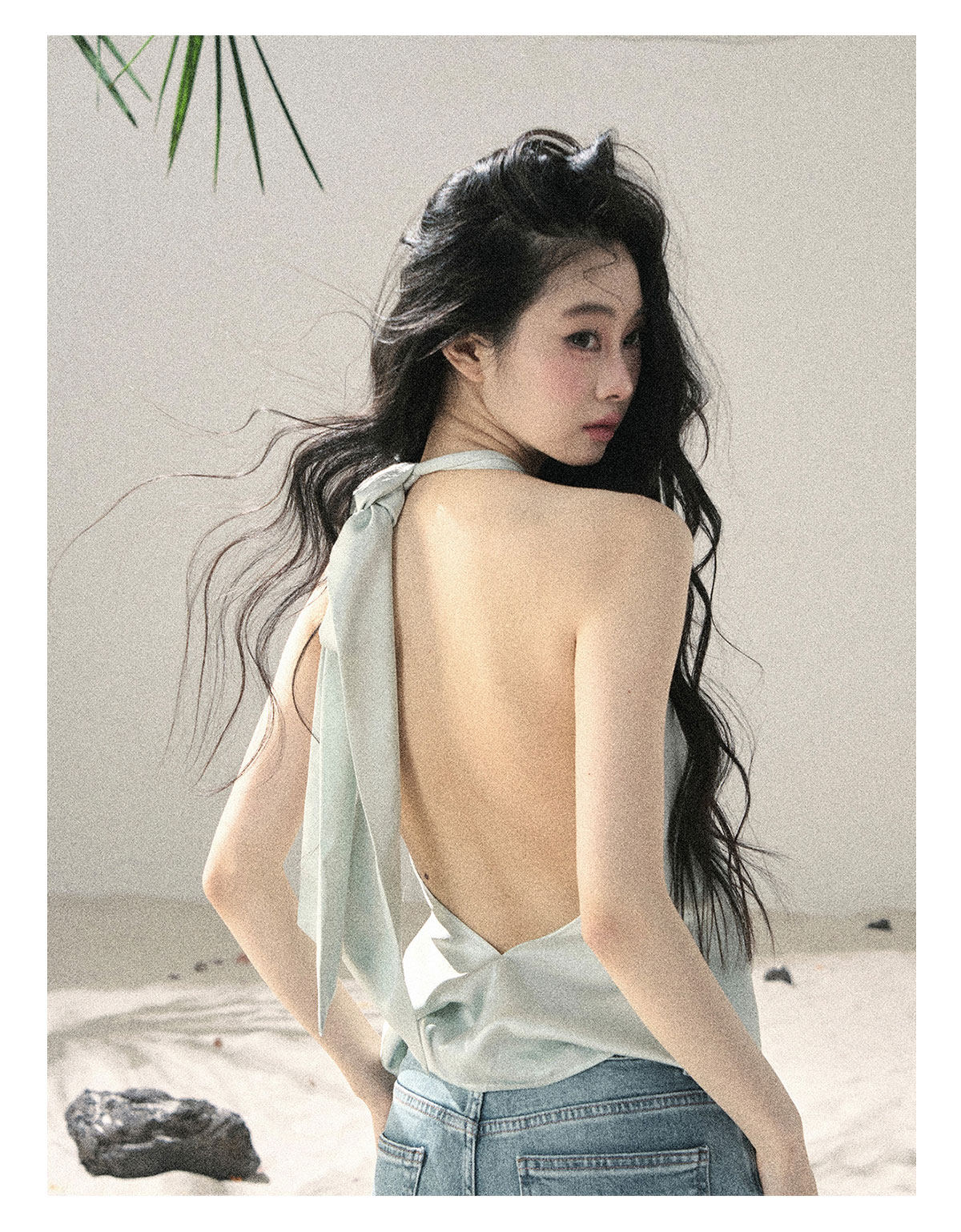 ShaoYeYan Aomalm Flowing Silk French Satin Halter Top