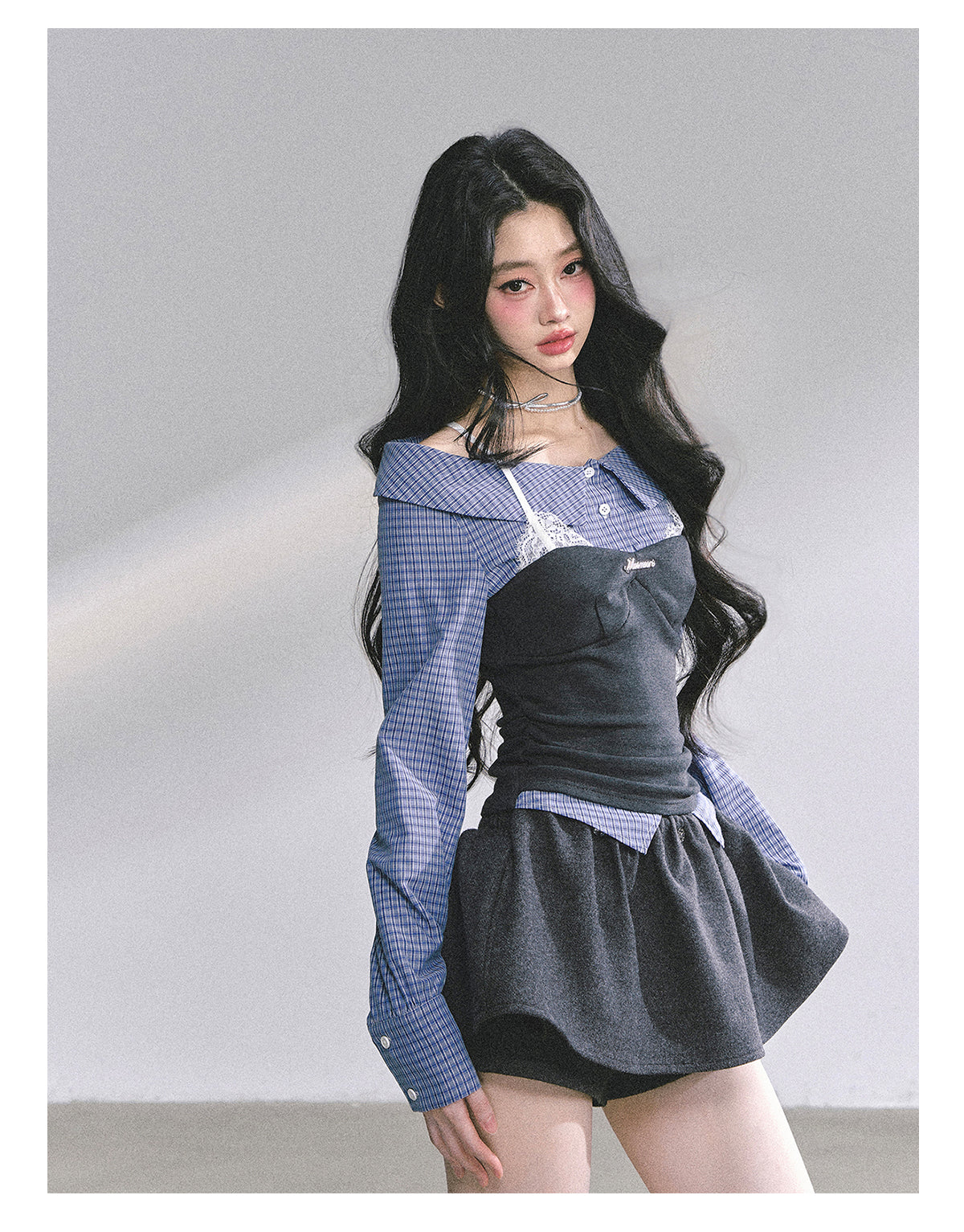 SHAOYEYAN Off-Shoulder Mock Layer Plaid Slimming Tee