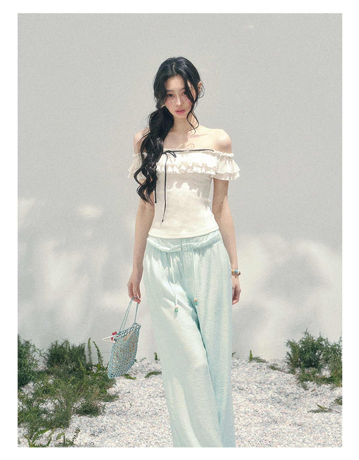 ShaoYeYan Aomalm White Pear Falls on Shoulder Off-Shoulder Ruffle Tee