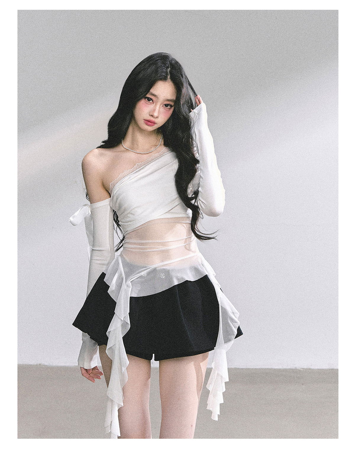 SHAOYEYAN Off-Shoulder Lace Slim Fit Long Sleeve Tee