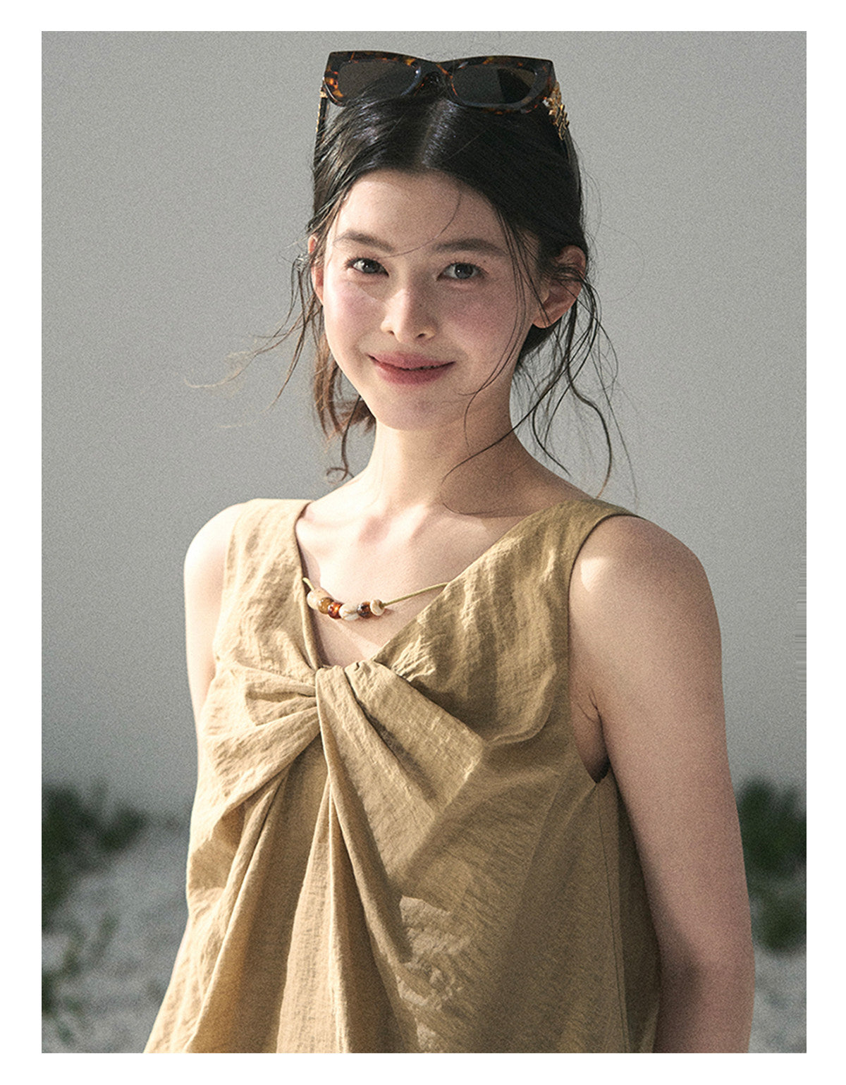ShaoYeYan Aomalm Grass Blades Curl Softly French V-Neck Twist Dress