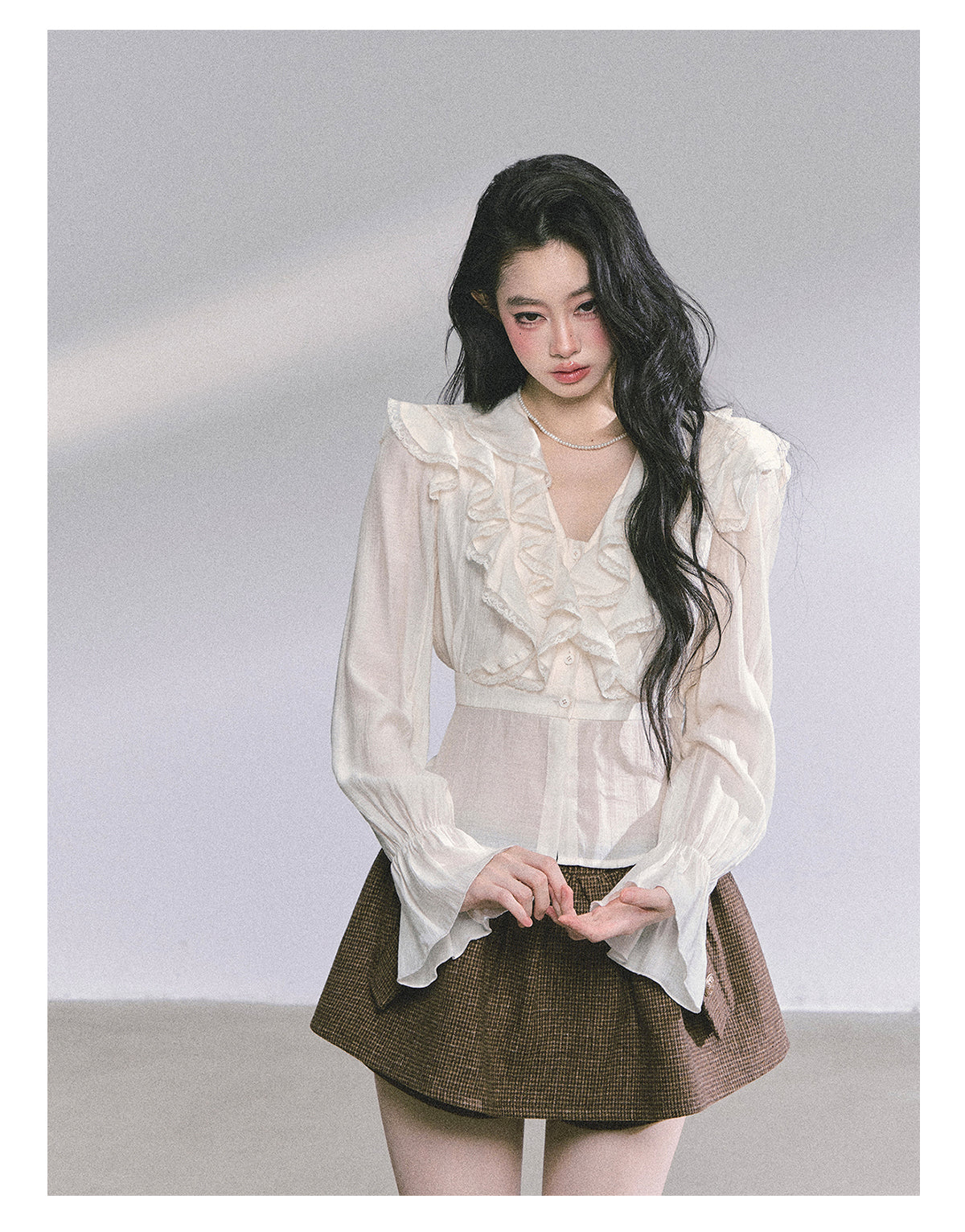 ShaoYeYan Showa Naho French V-Neck Lace Blouse