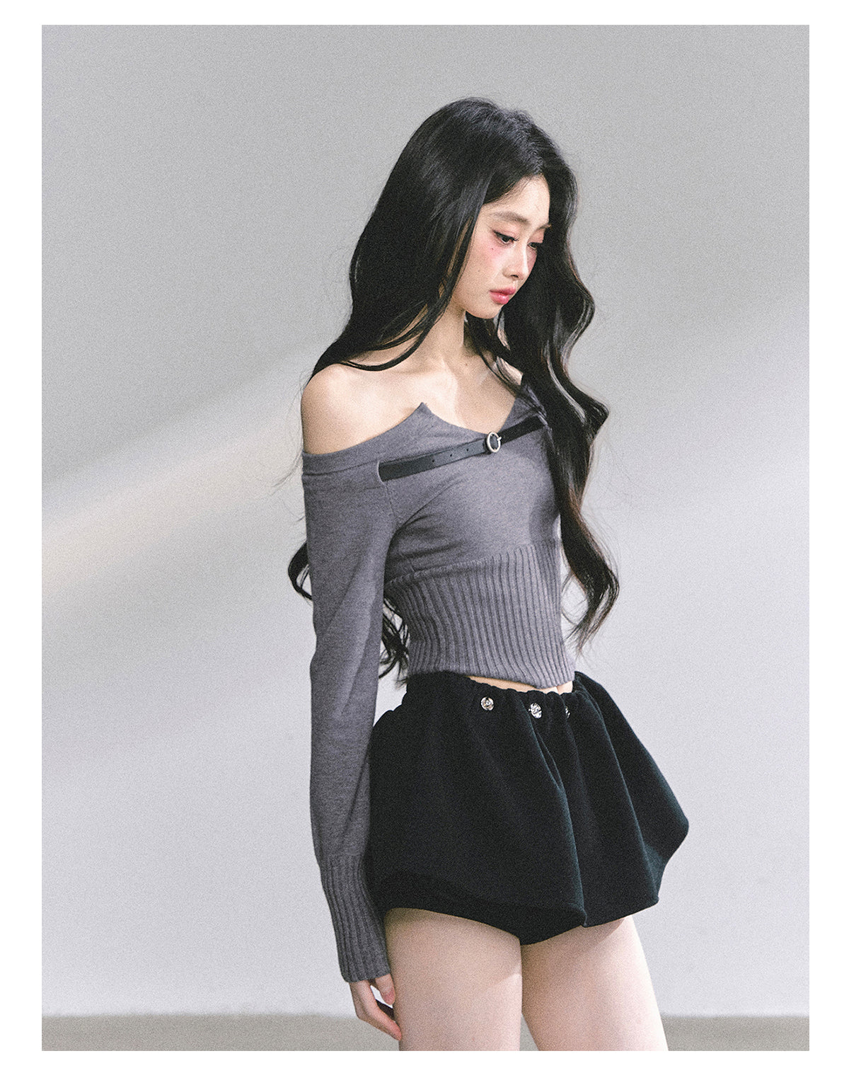 SHAOYEYAN Off-Shoulder Long Sleeve Knit Tee