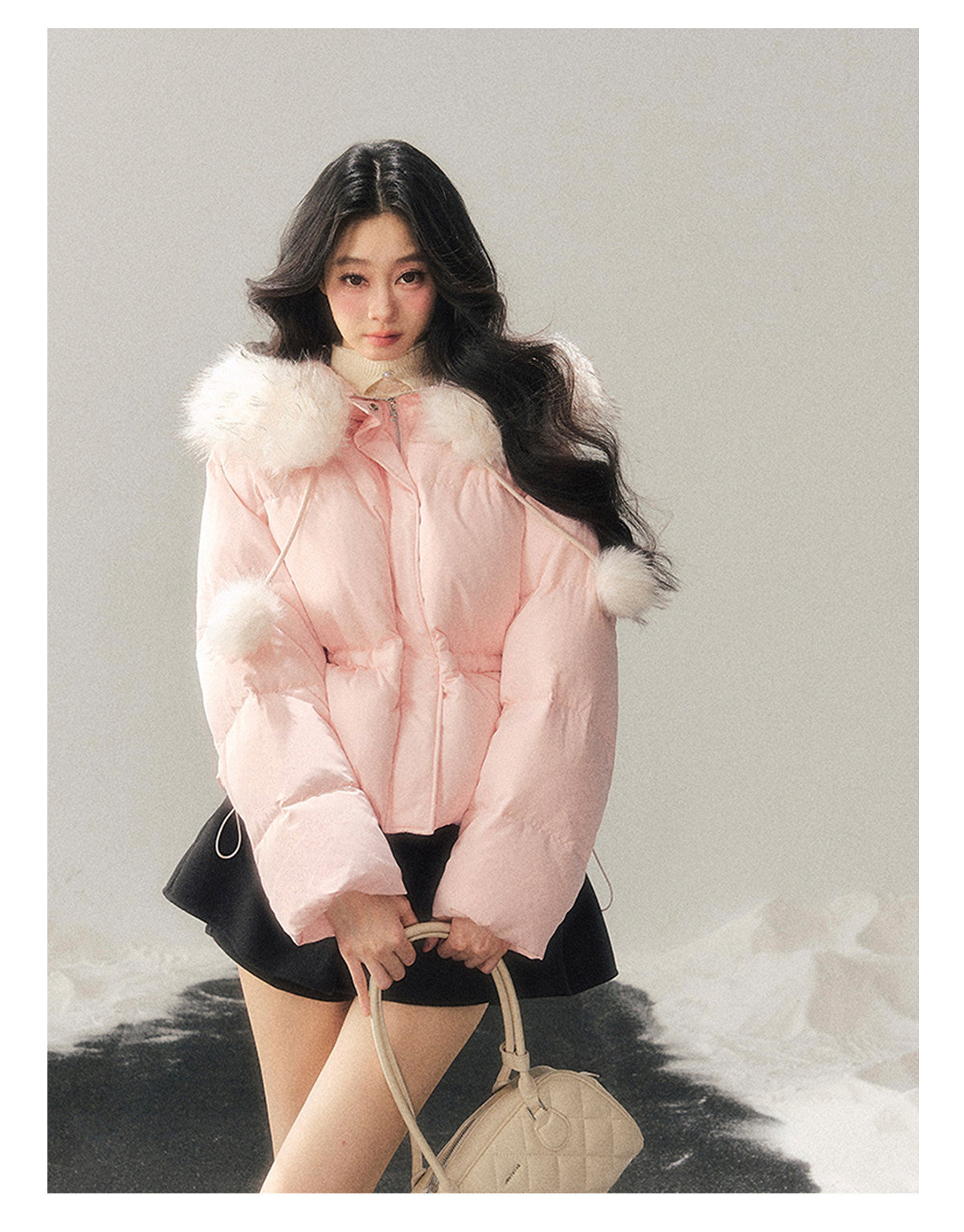 ShaoYeYan Aomalm Snow Falls on Her Hooded Down Coat